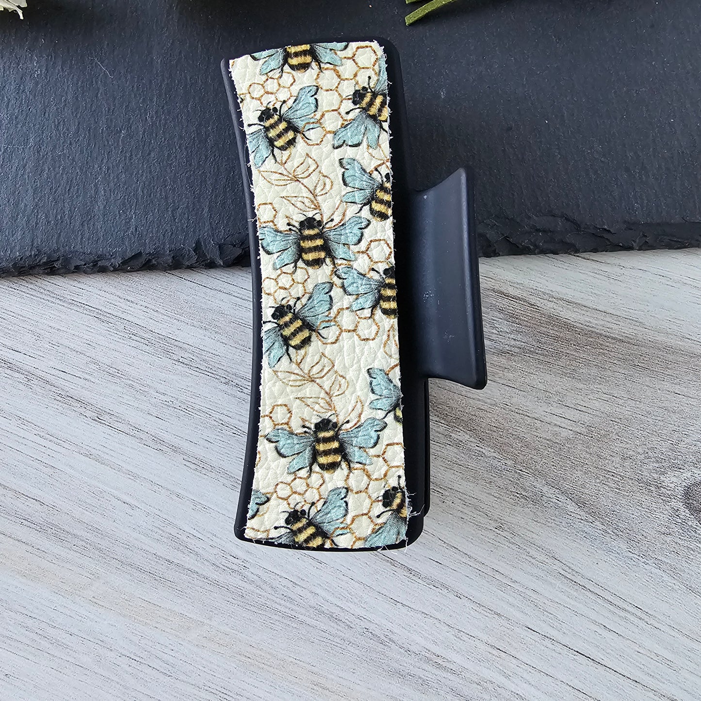 Bee Clip