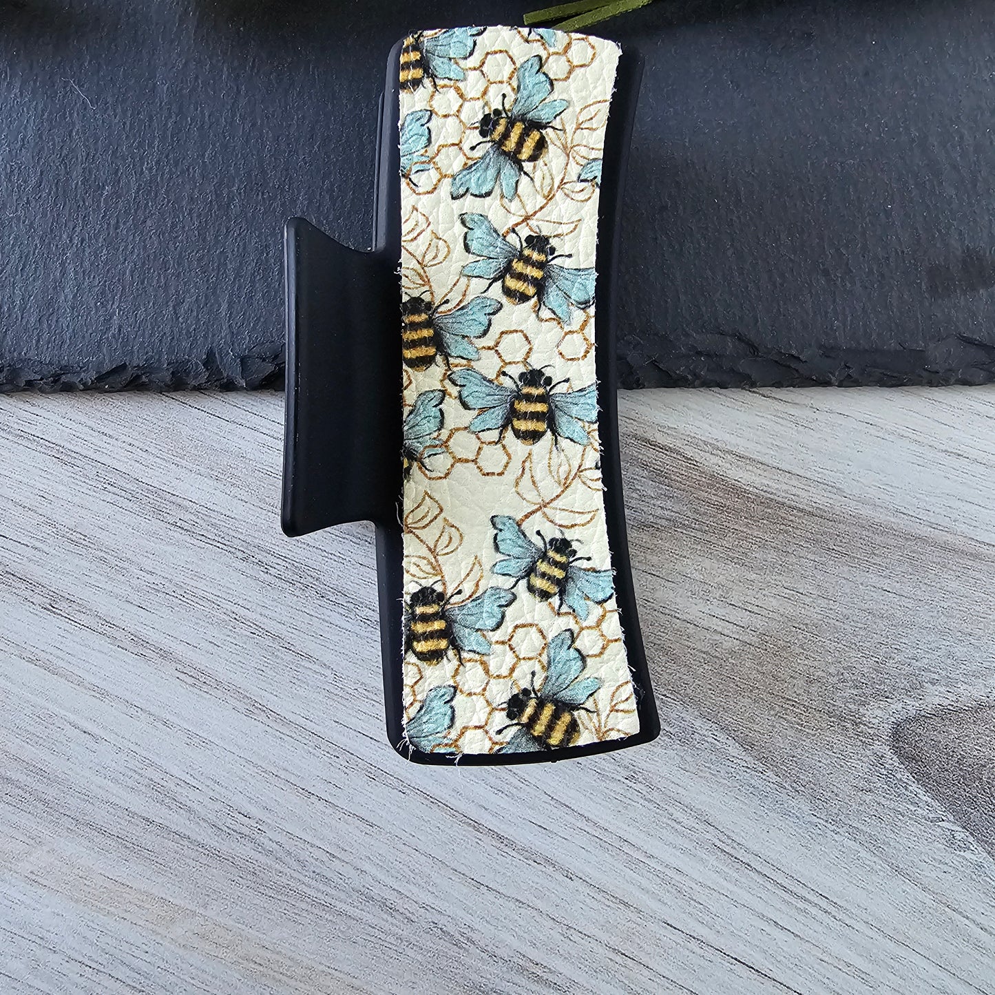 Bee Clip