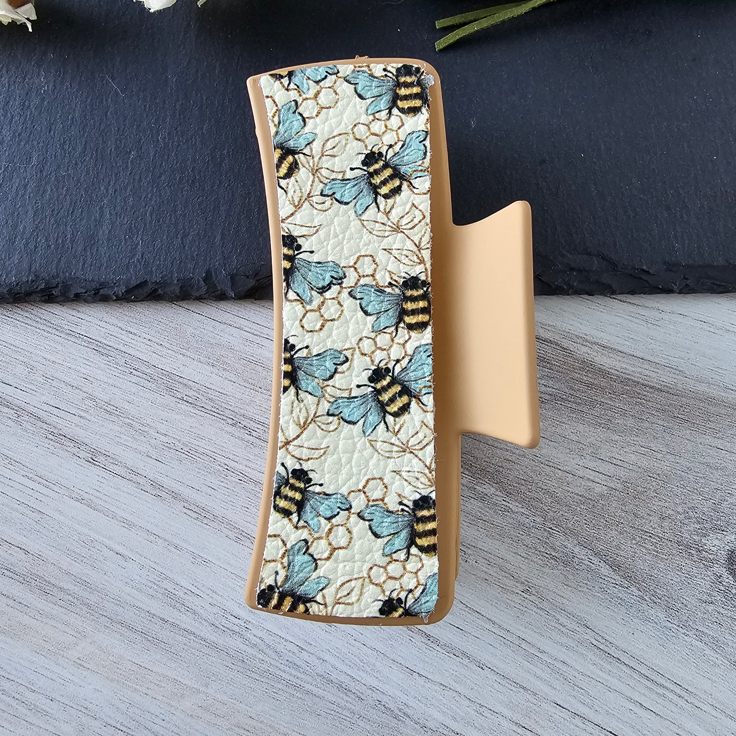 Bee Clip