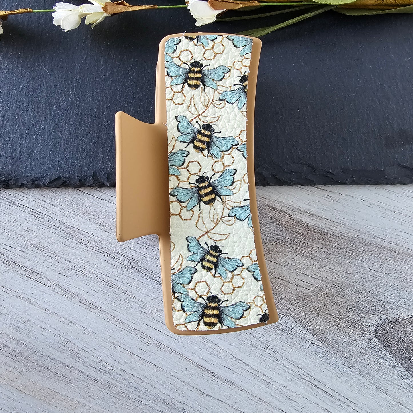 Bee Clip