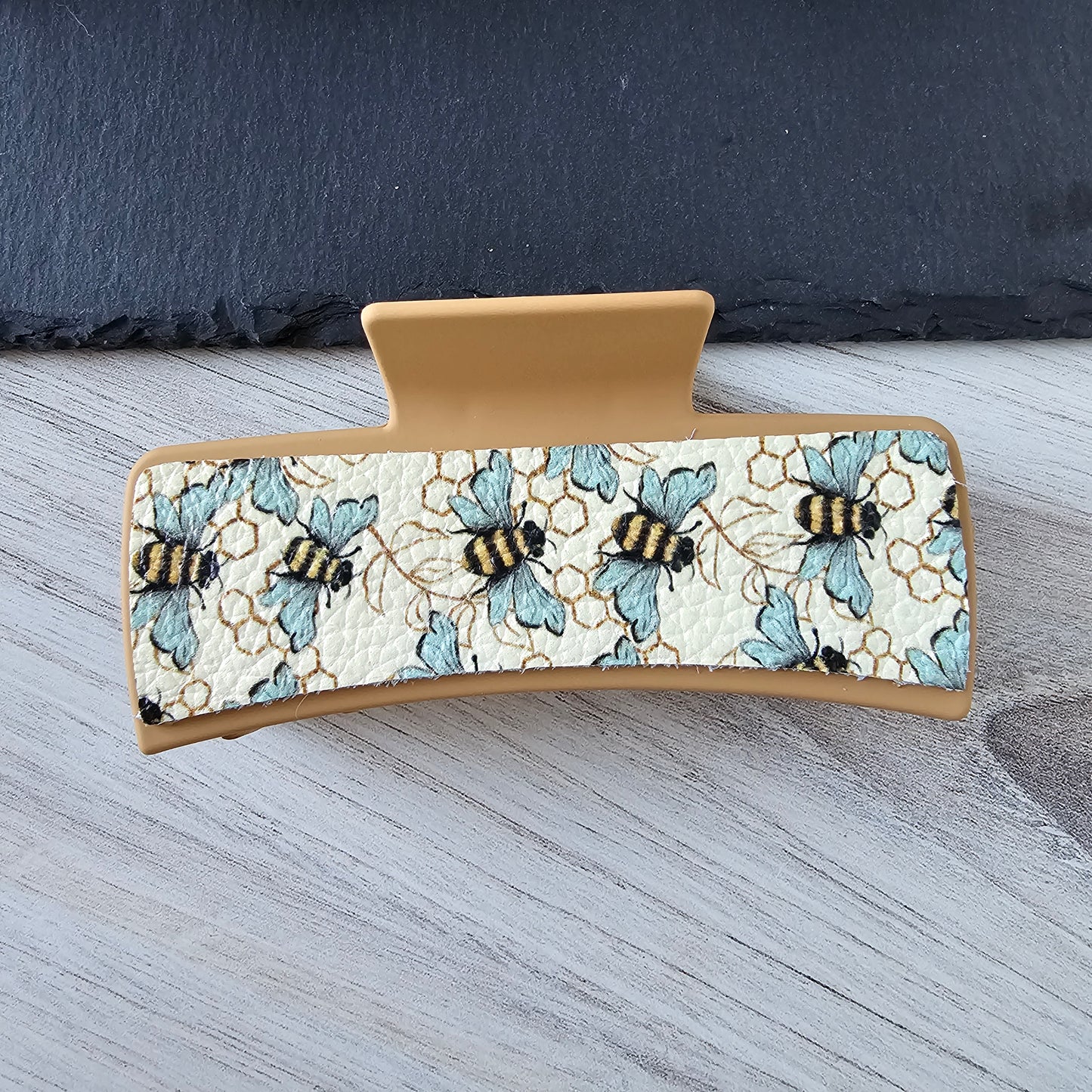 Bee Clip