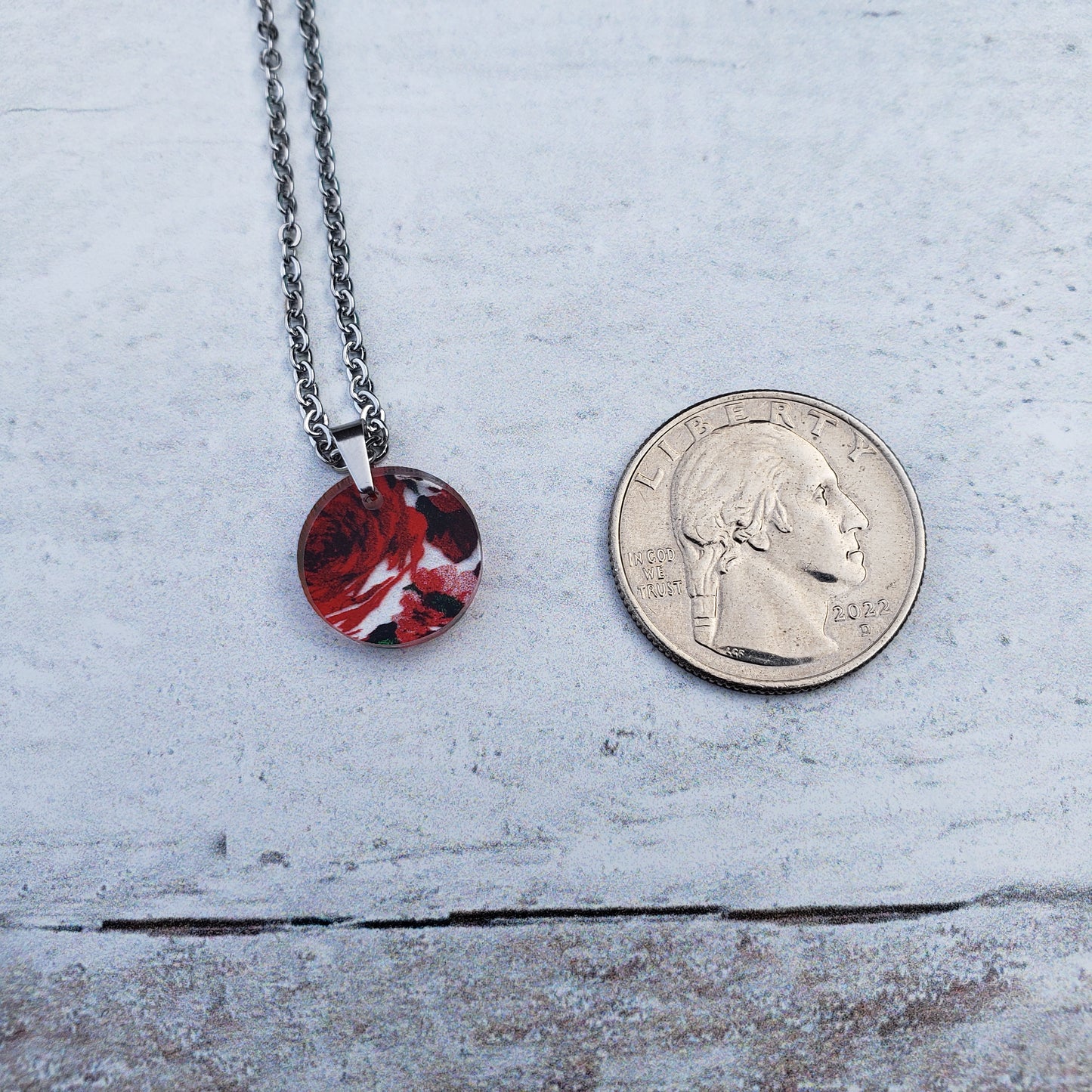 Small Circle Rose Print Necklace