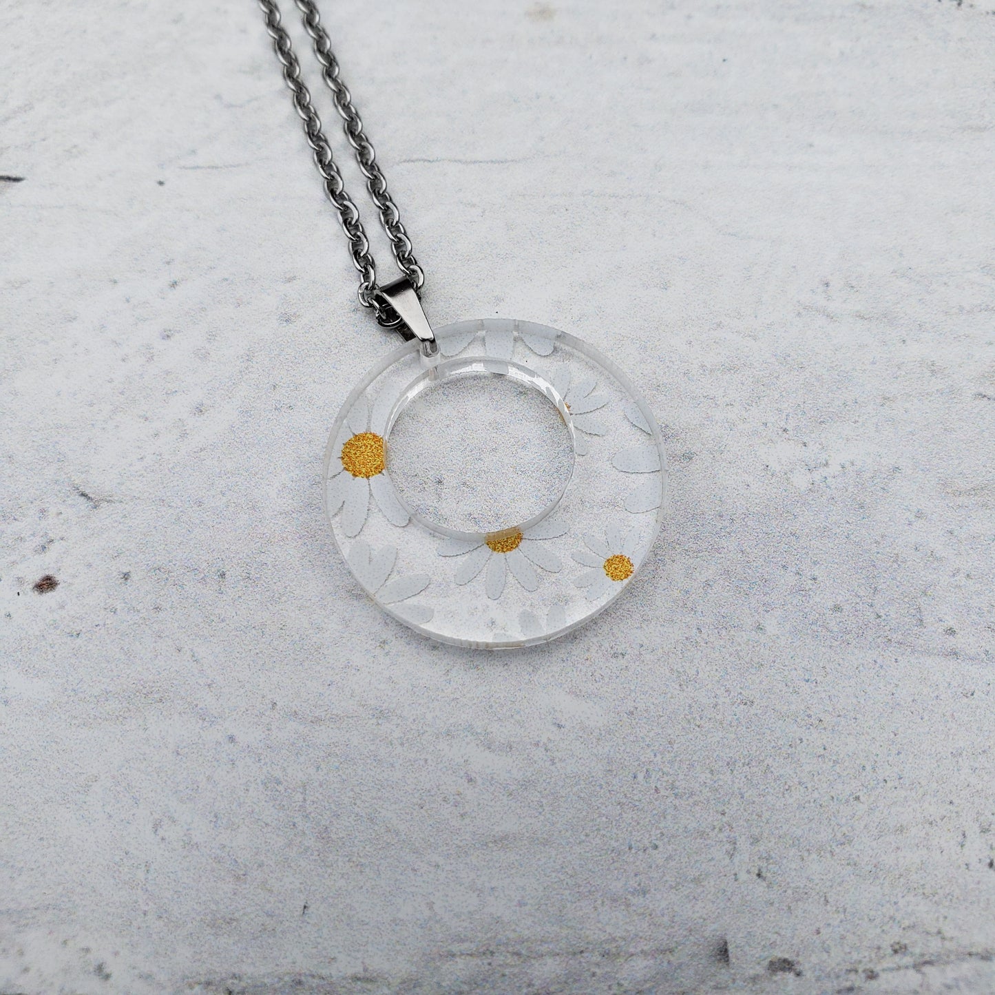 Small Offset Circle Daisy Necklace